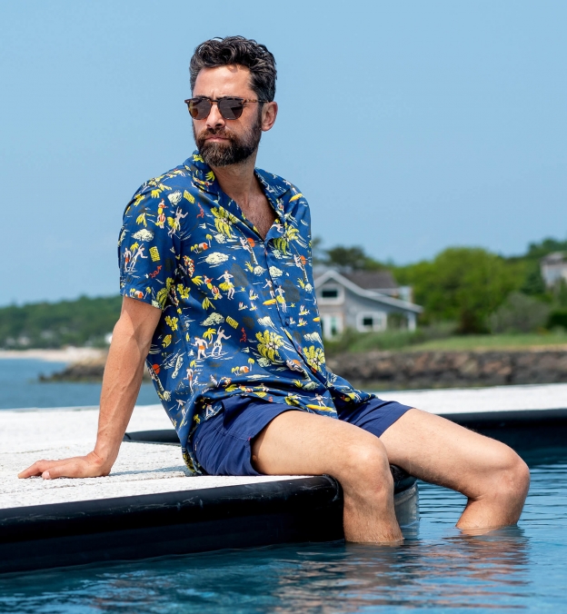 How Silk and Cotton Hawaiian Shirts Move in Light Wind 